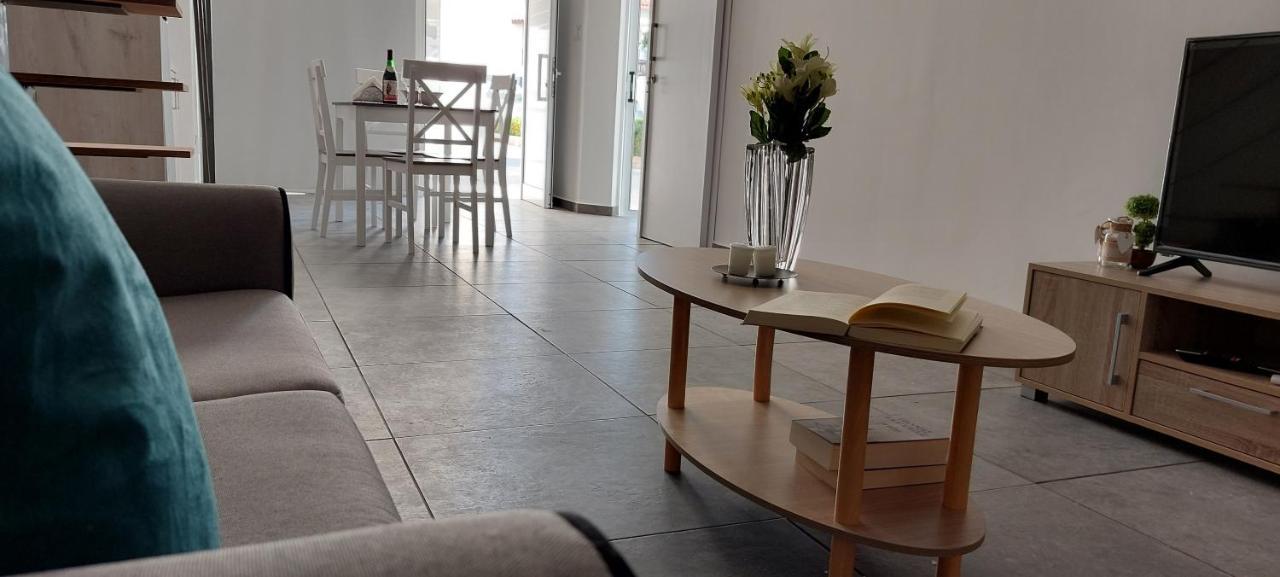 Eleantre Holiday Apartments Paphos Ngoại thất bức ảnh